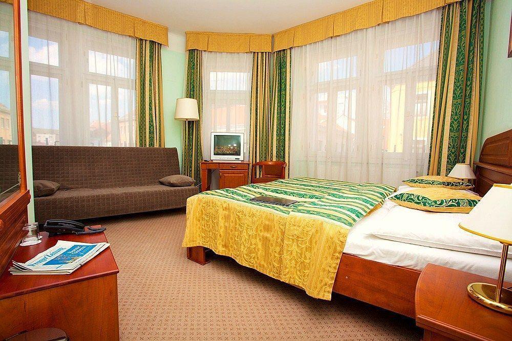 Hotel U Divadla - Czech Leading Hotels Prag Exteriör bild