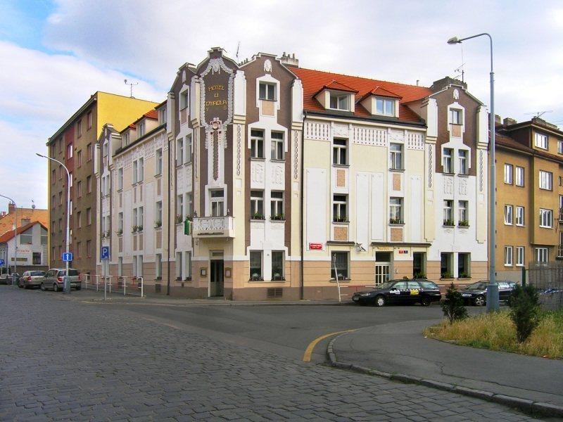 Hotel U Divadla - Czech Leading Hotels Prag Exteriör bild