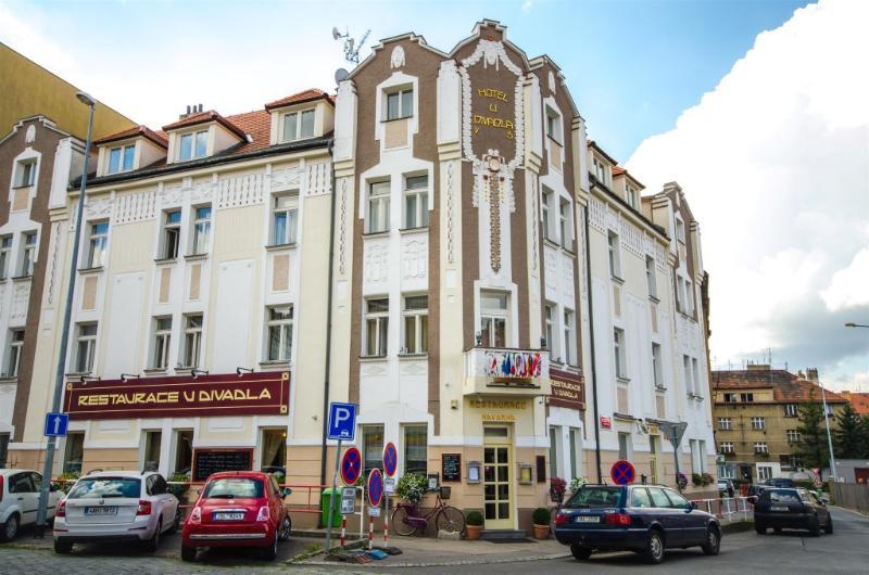 Hotel U Divadla - Czech Leading Hotels Prag Exteriör bild