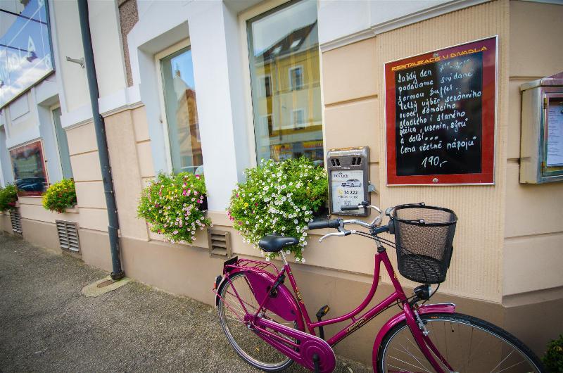 Hotel U Divadla - Czech Leading Hotels Prag Exteriör bild