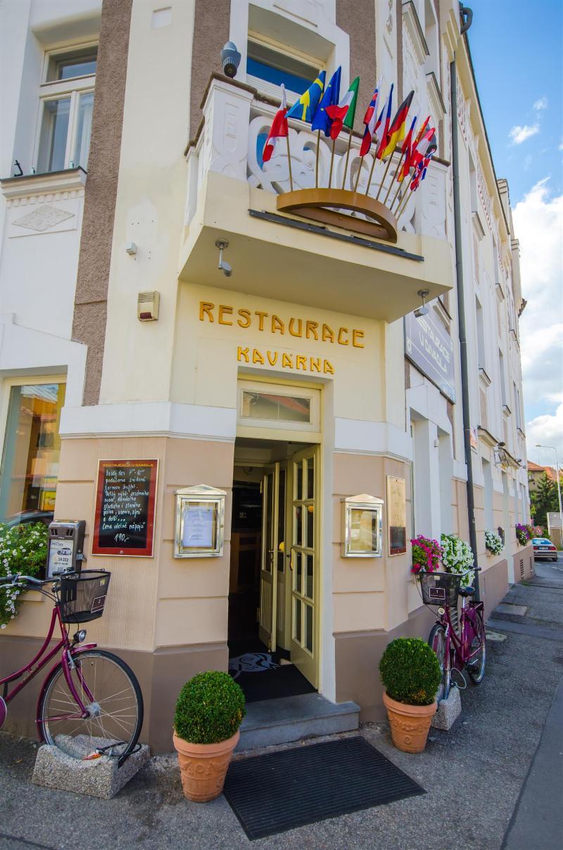 Hotel U Divadla - Czech Leading Hotels Prag Exteriör bild