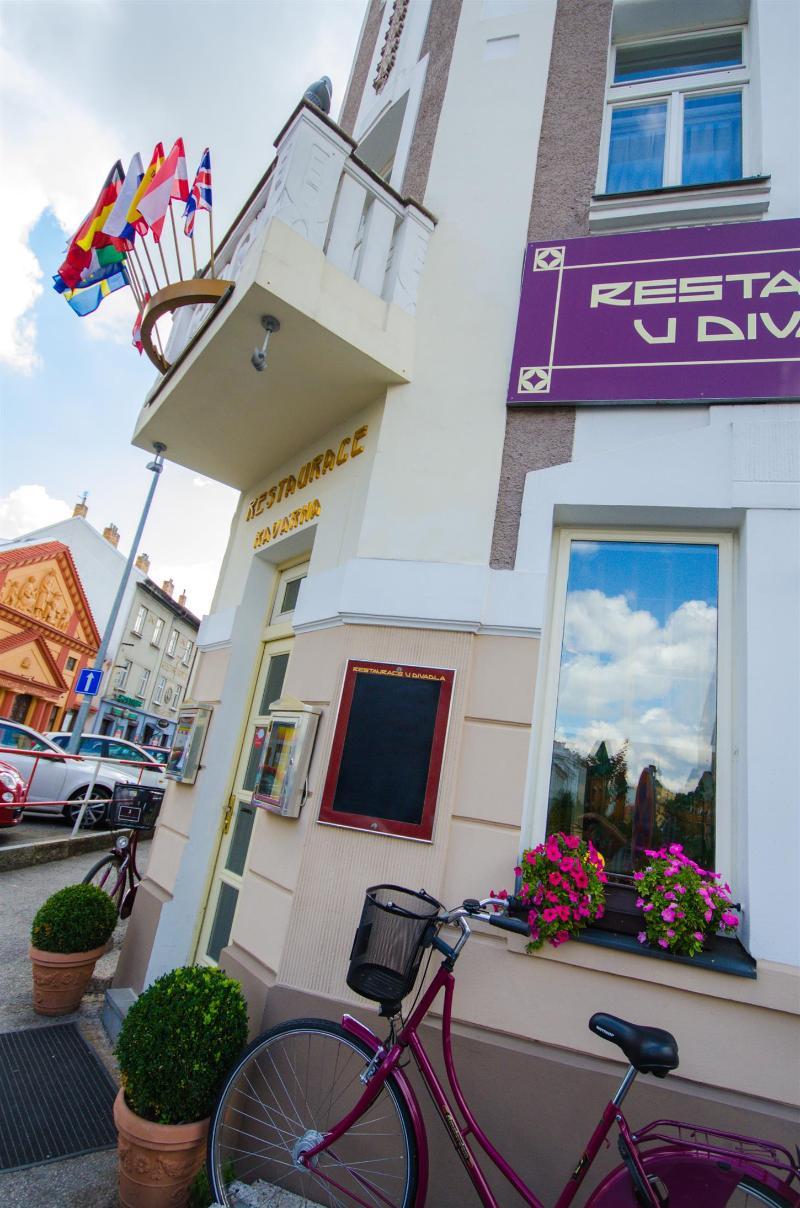 Hotel U Divadla - Czech Leading Hotels Prag Exteriör bild